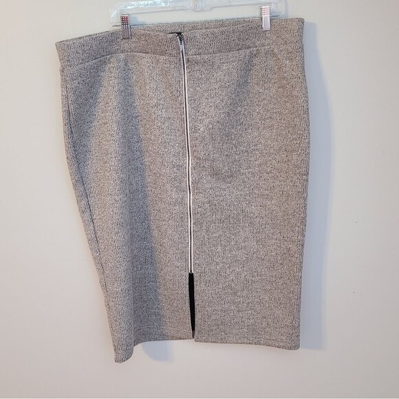 torrid Dresses & Skirts - Torrid Grey Ribbed Zip Front Womens 3X Bodycon Pencil Thick Skirt Careerwear